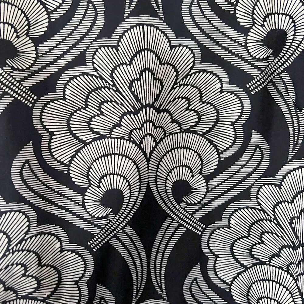 Maggy London Black and White Sleeveless Sheath Dress Size 6P, 6 Petite